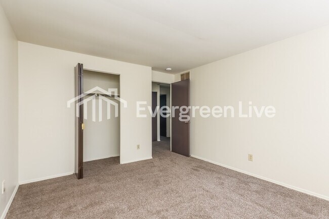 Building Photo - 7761 Mt Hood