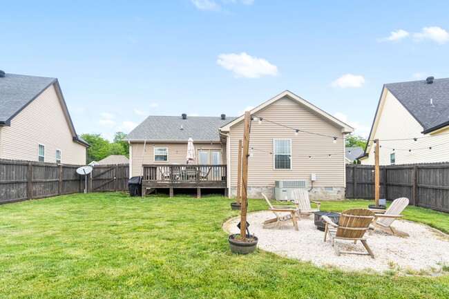 Building Photo - 649 Fox Hound Dr
