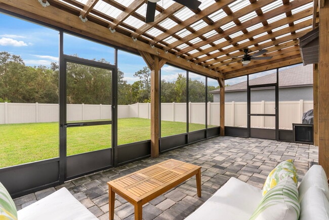 Building Photo - 1742 Red Loop