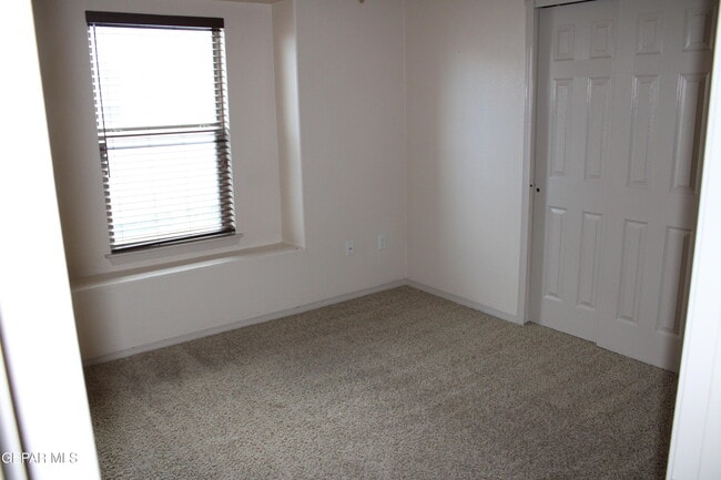 Building Photo - 7125 Falling Leaf Cir