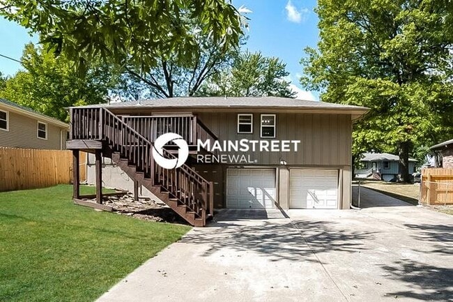 Building Photo - 2021 N York St