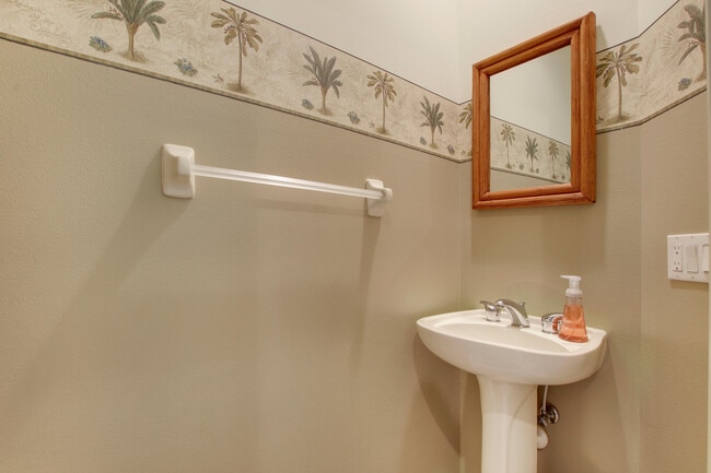 Building Photo - 9207 Wentworth Ln