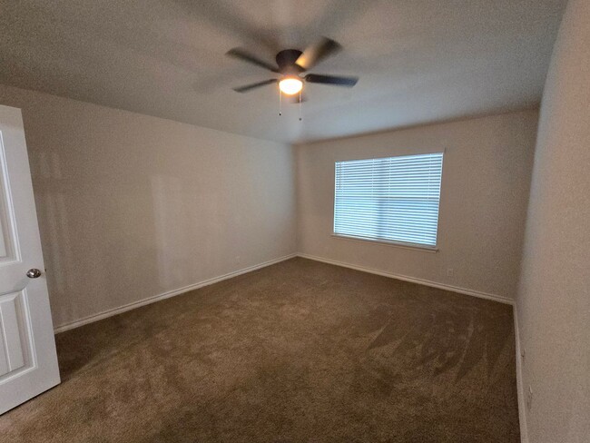 Building Photo - 3 Bedroom 2 Bath 2 Car Garage Open Floor P...