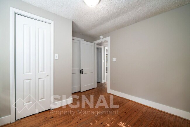 Building Photo - 759 Hopkins Dr