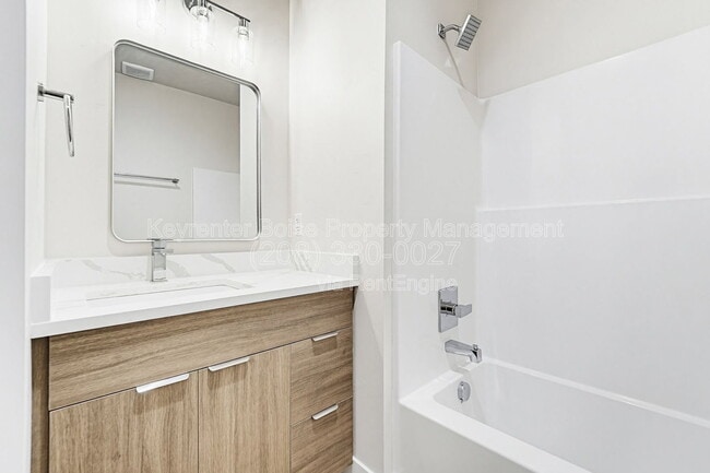 Building Photo - 4325 Greentrail