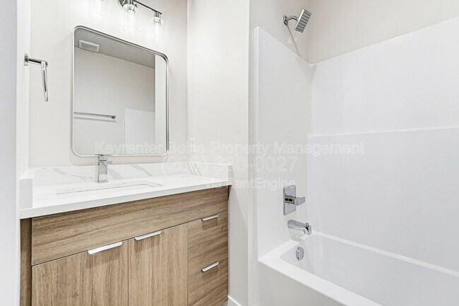 Building Photo - 4334 Greentrail