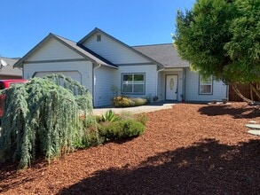 Building Photo - **Sunny Sequim**