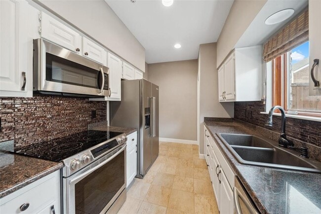 Building Photo - 624 Augusta Dr