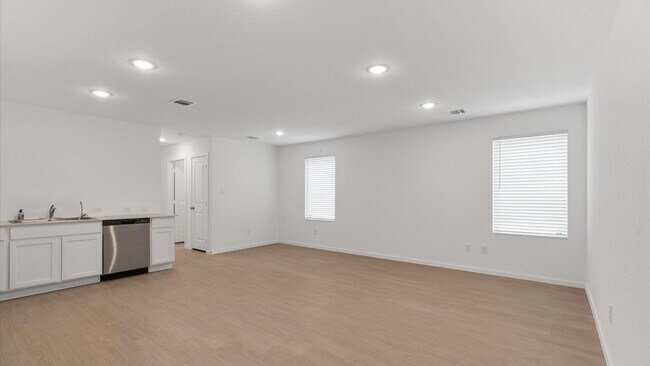 Building Photo - ESPADA SUBD