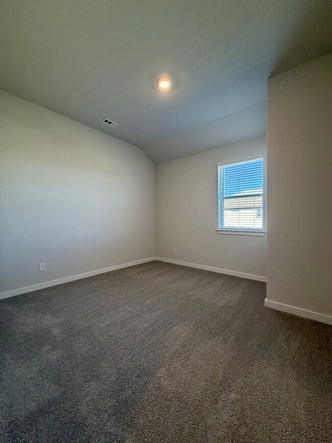 Building Photo - 14427 Inspiration Pt