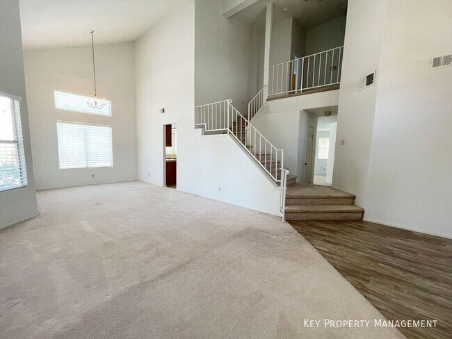 Building Photo - 420 Crater Ct