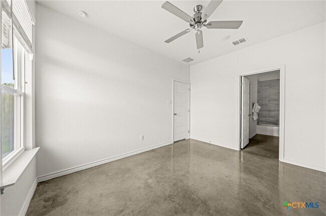 Building Photo - 8901 Prickly Ash Dr