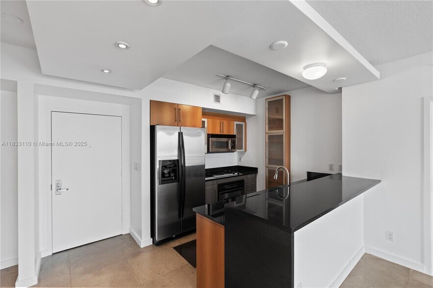 Building Photo - 325 S Biscayne Blvd