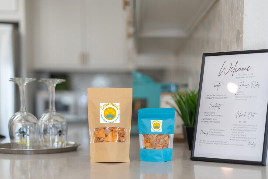 Building Photo - 7902 E Latham St