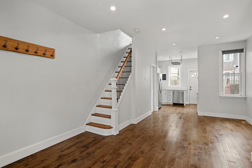 Building Photo - 1457 N Corlies St