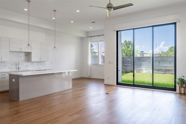 Building Photo - 9806 Blissful Pr Ln