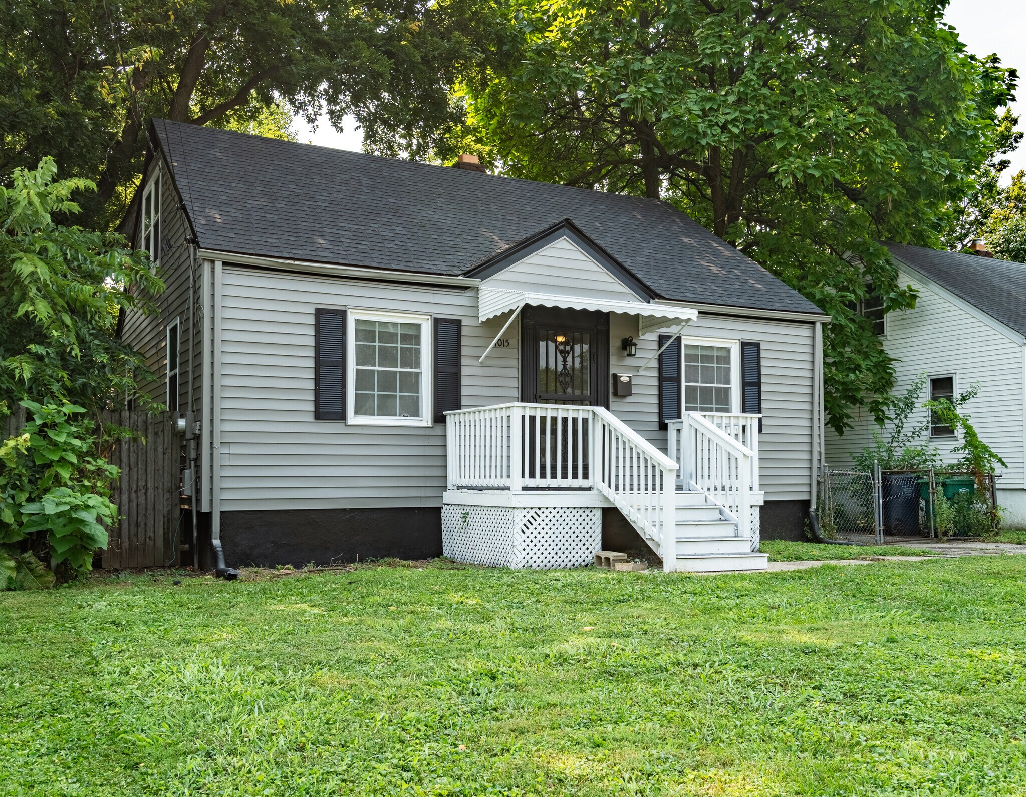 Building Photo - 4015 Valley View Dr