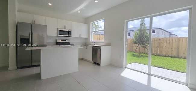 Building Photo - 15620 SW 277th Terrace