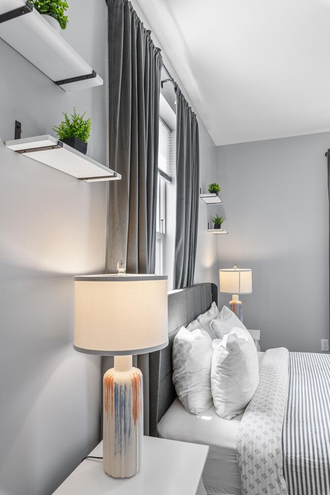 Building Photo - 95 Broadway