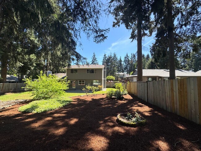 Building Photo - Charming 3-Bedroom Home in Desirable Gem H...