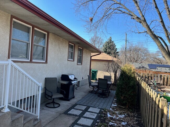 Building Photo - Completely remodeled 3 bedroom duplex in c...
