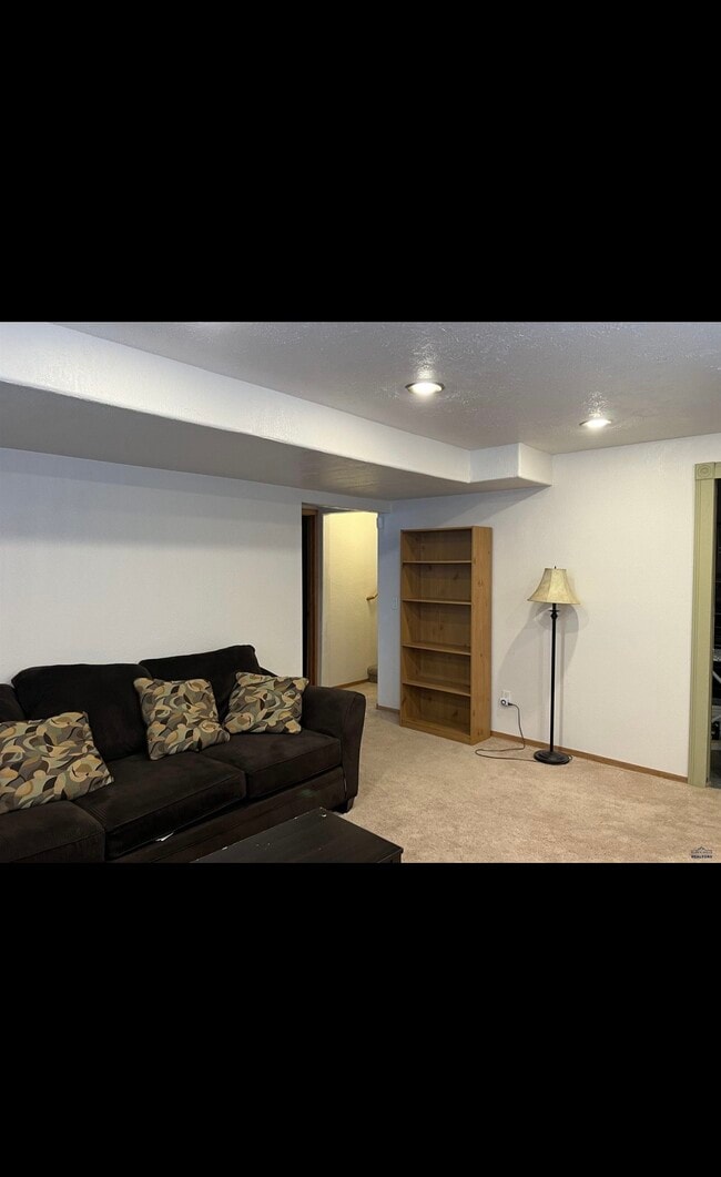 Building Photo - 2914 Hoefer Ave