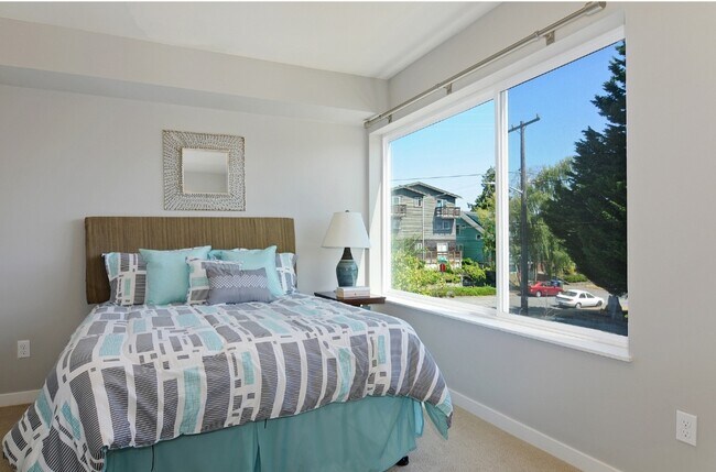 Building Photo - 4717 Phinney Avenue North