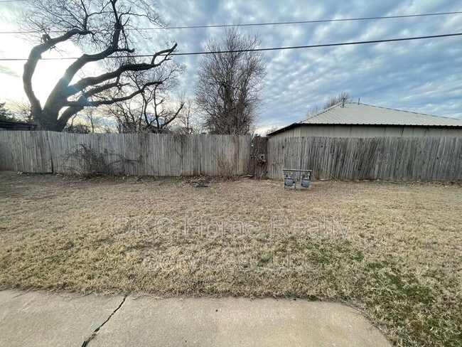 Building Photo - 3603 Willow Springs Dr