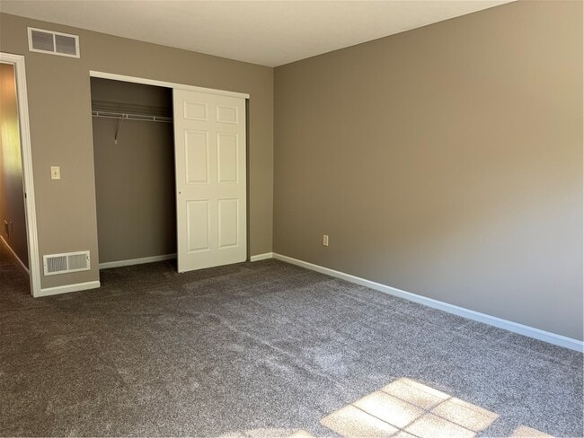 Building Photo - 39 Captains Cove Ln