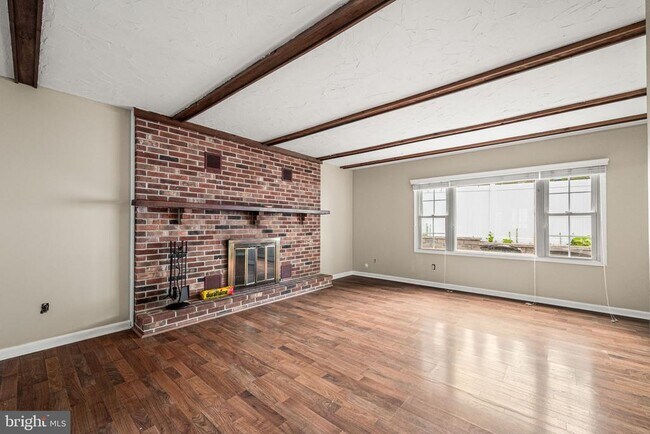 Building Photo - 717 S Wayne St