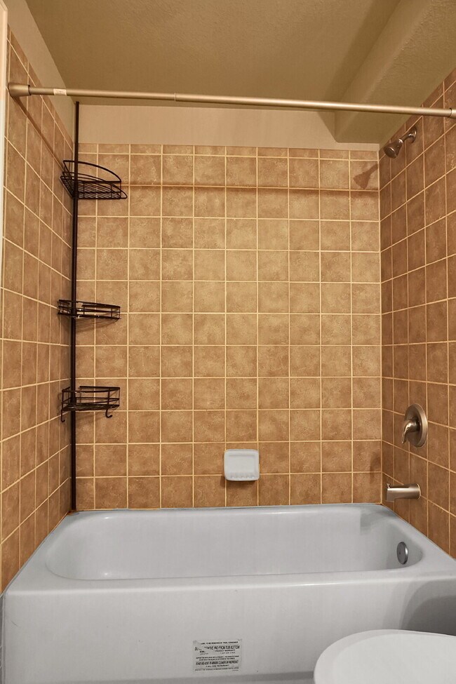 Building Photo - $2,695.00, 4 bed, 3.5 bath, located in Col...