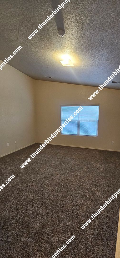 Building Photo - 3100 Shady Spring Dr SW
