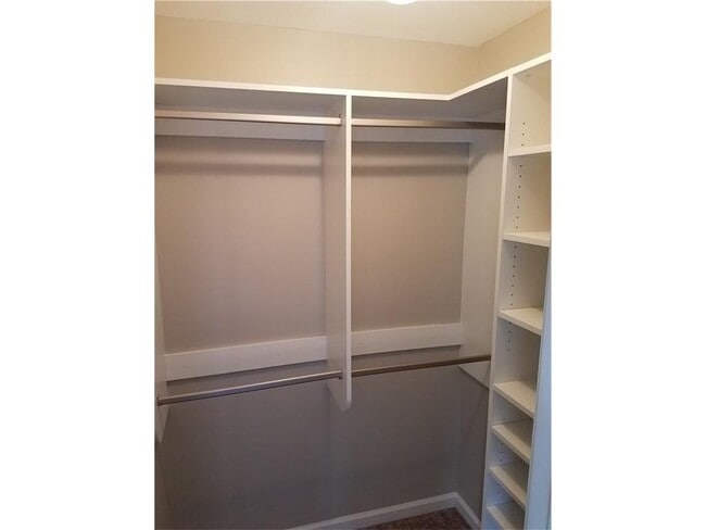 Building Photo - 3192 Osborne Rd NE