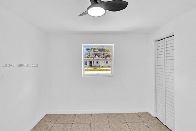 Building Photo - 4156 SW 49th Ct