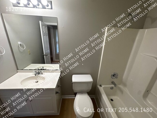 Building Photo - 1820 17th Ave E