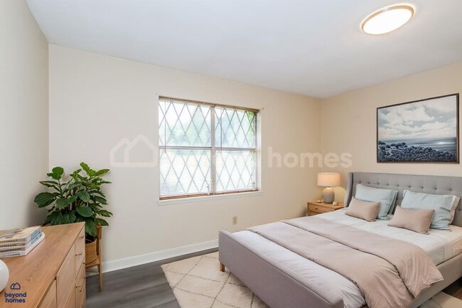 Building Photo - Charming & Move-In Ready Home in Hickory Hills!