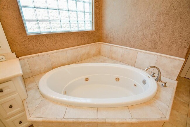 Building Photo - 2603 Braer Ridge Dr