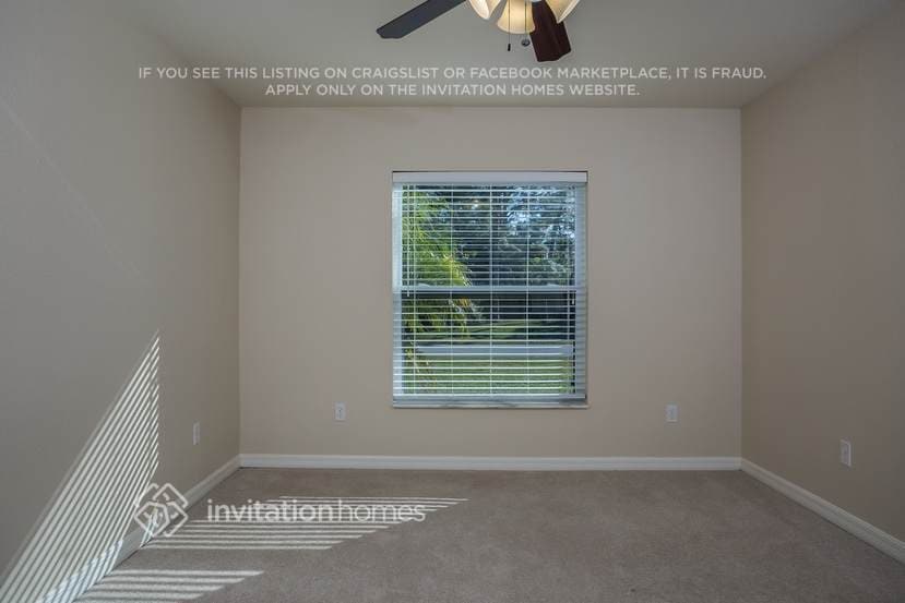 Building Photo - 833 SE Lansdowne Ave