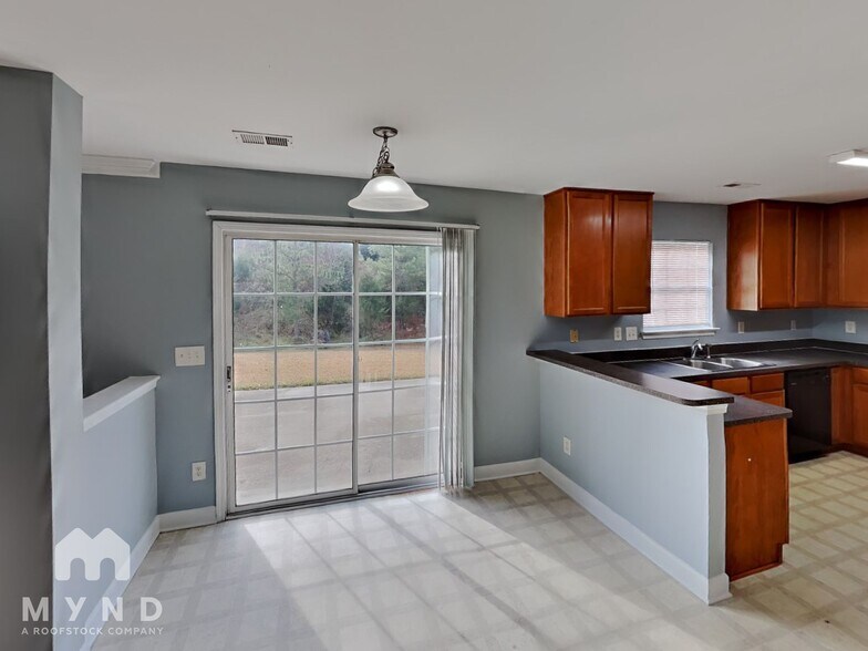 Building Photo - 14008 Mallard Lake Rd