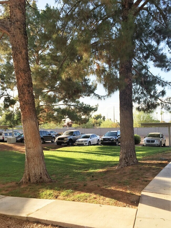 Building Photo - **COMFORTABLE 2br/2ba TOWNHOME (GILBERT & ...