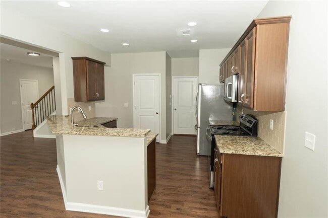 Building Photo - 369 Hardy Water Dr SE