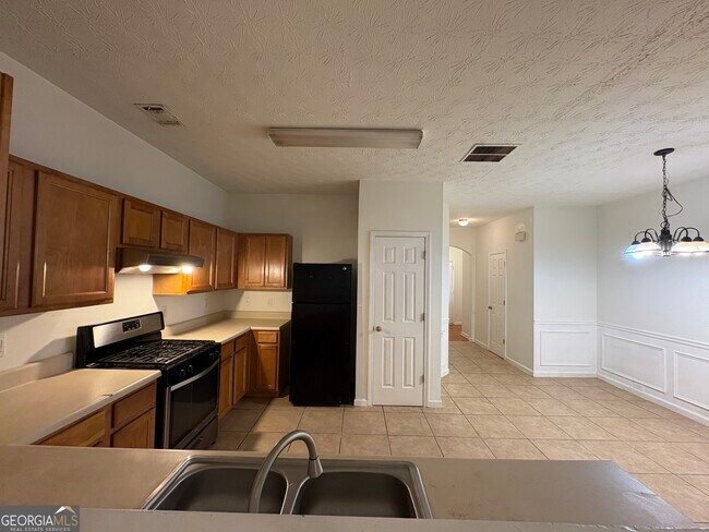 Building Photo - 2485 Emma Way NW