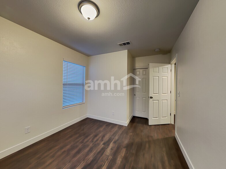 Building Photo - 6130 Peach Blossom Ln