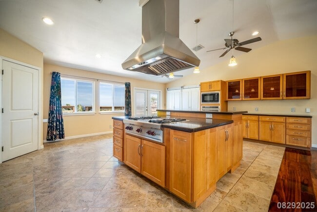 Building Photo - 3 Bedroom 3 Bathroom pet negotiable SFH in...