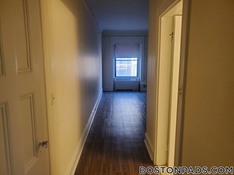 Building Photo - 62 Boylston St