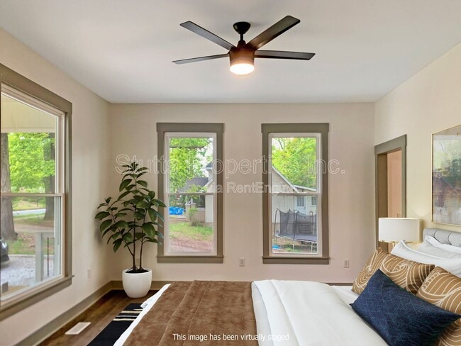 Building Photo - 617 Howell St