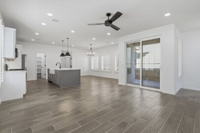 Building Photo - 4512 Mark Avizo