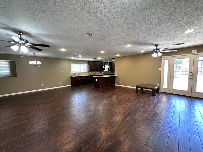 Building Photo - 1766 Maux Dr