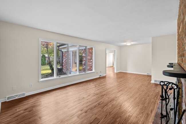 Building Photo - 3735 Heatherdowns Blvd