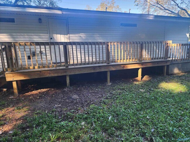 Building Photo - 2108 Pulaski Pike NW